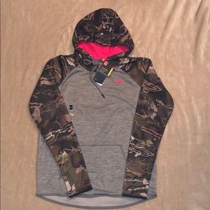 NWT Under Armour water-resistant hoodie